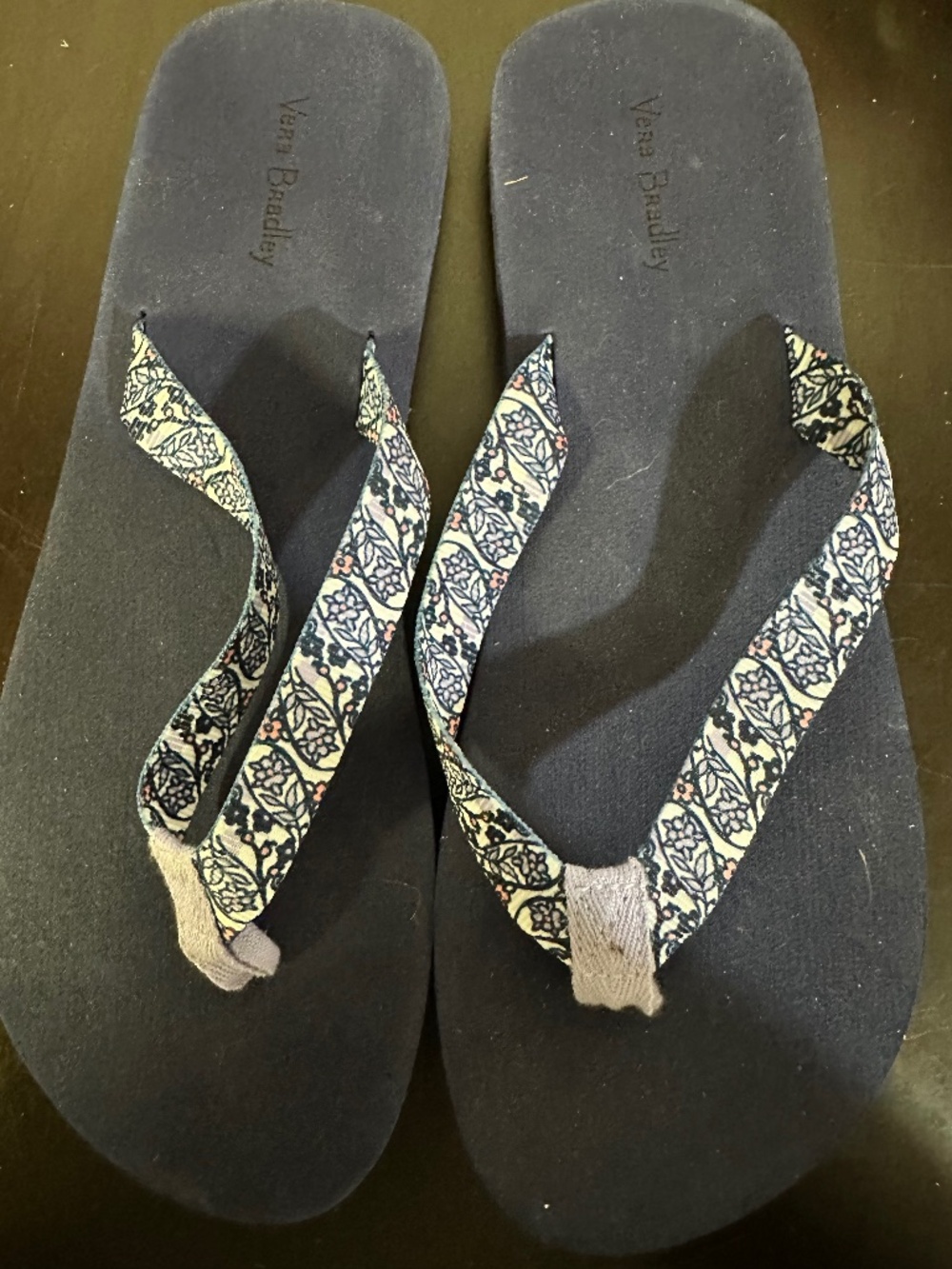 Vera Bradley women's flip-flops in the Maddalena Paisley pattern, size Large